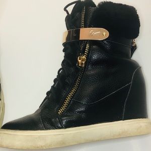 Winter boots. Natural fur inside